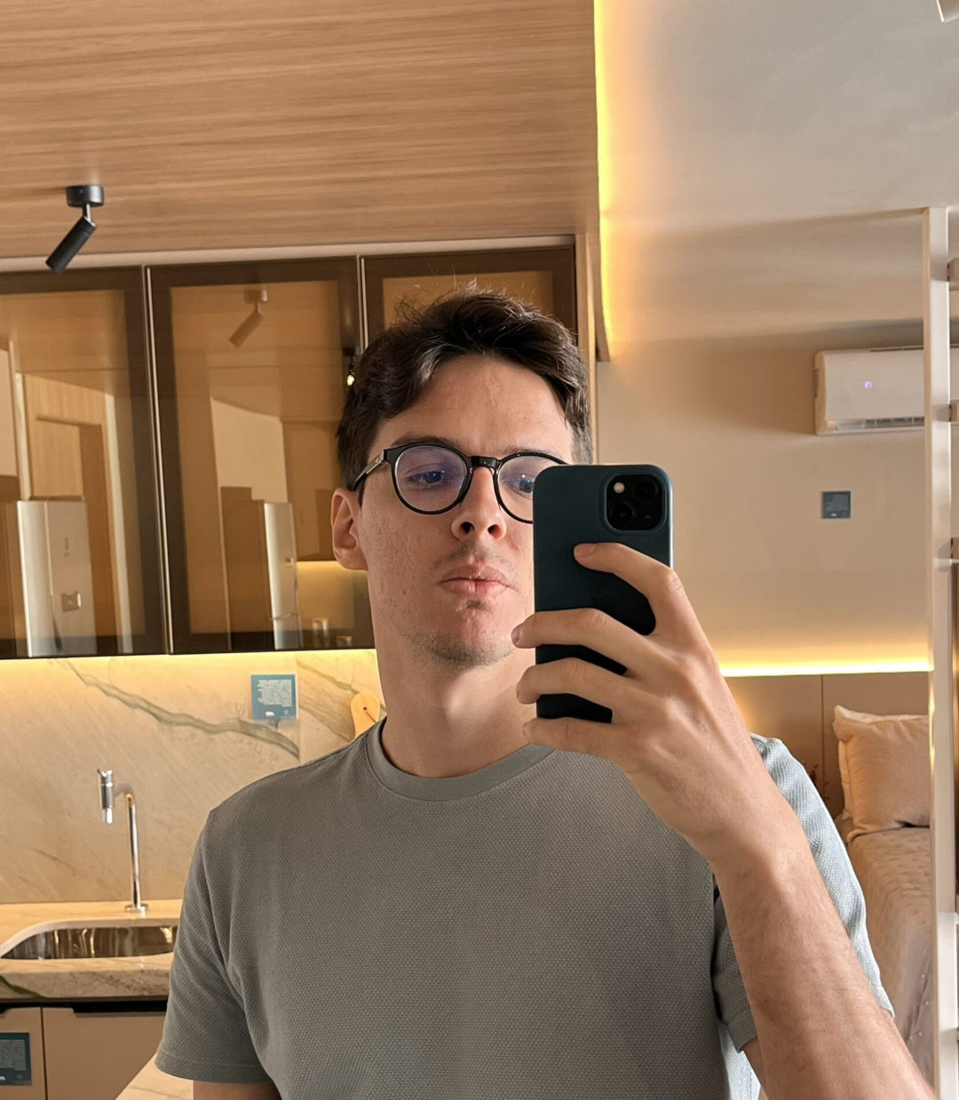 Gustavo, freelance video editor